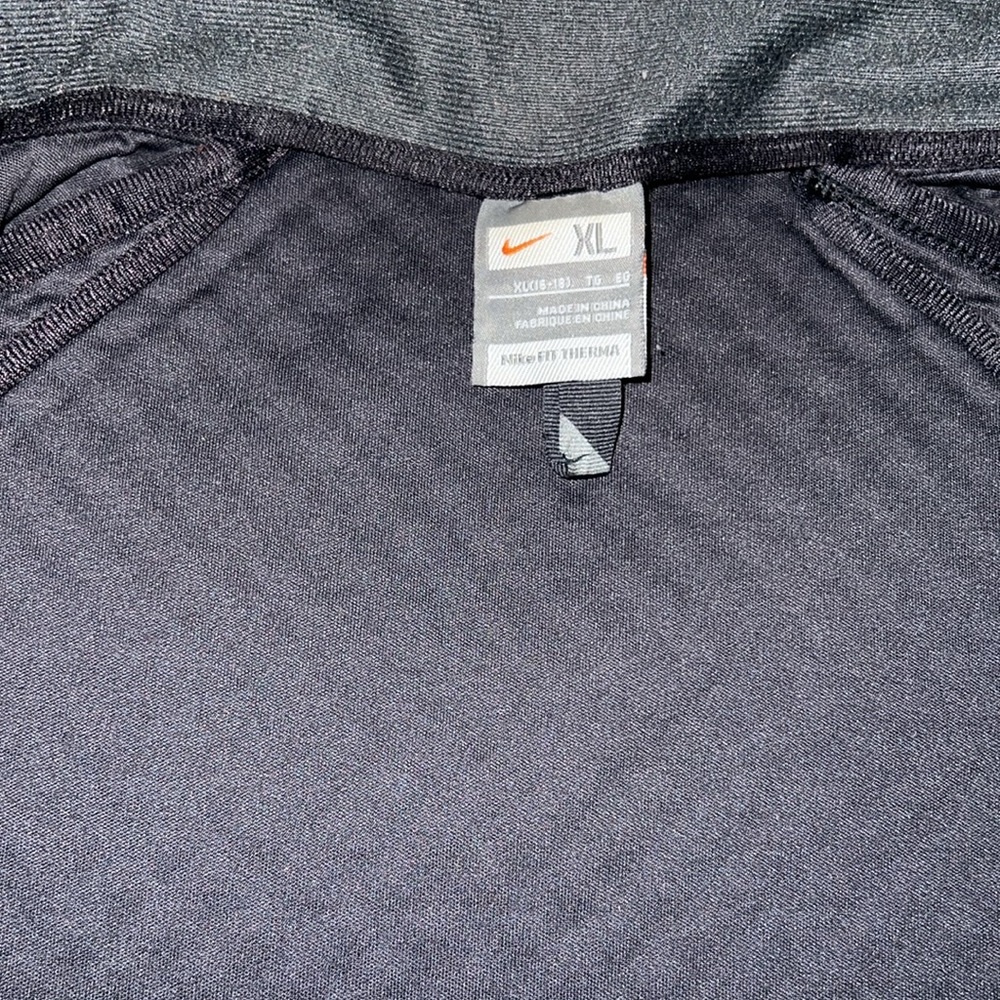 XL Nike fit therma Black Quilted jacket Tag size XL  16-18 - Picture 6 of 10